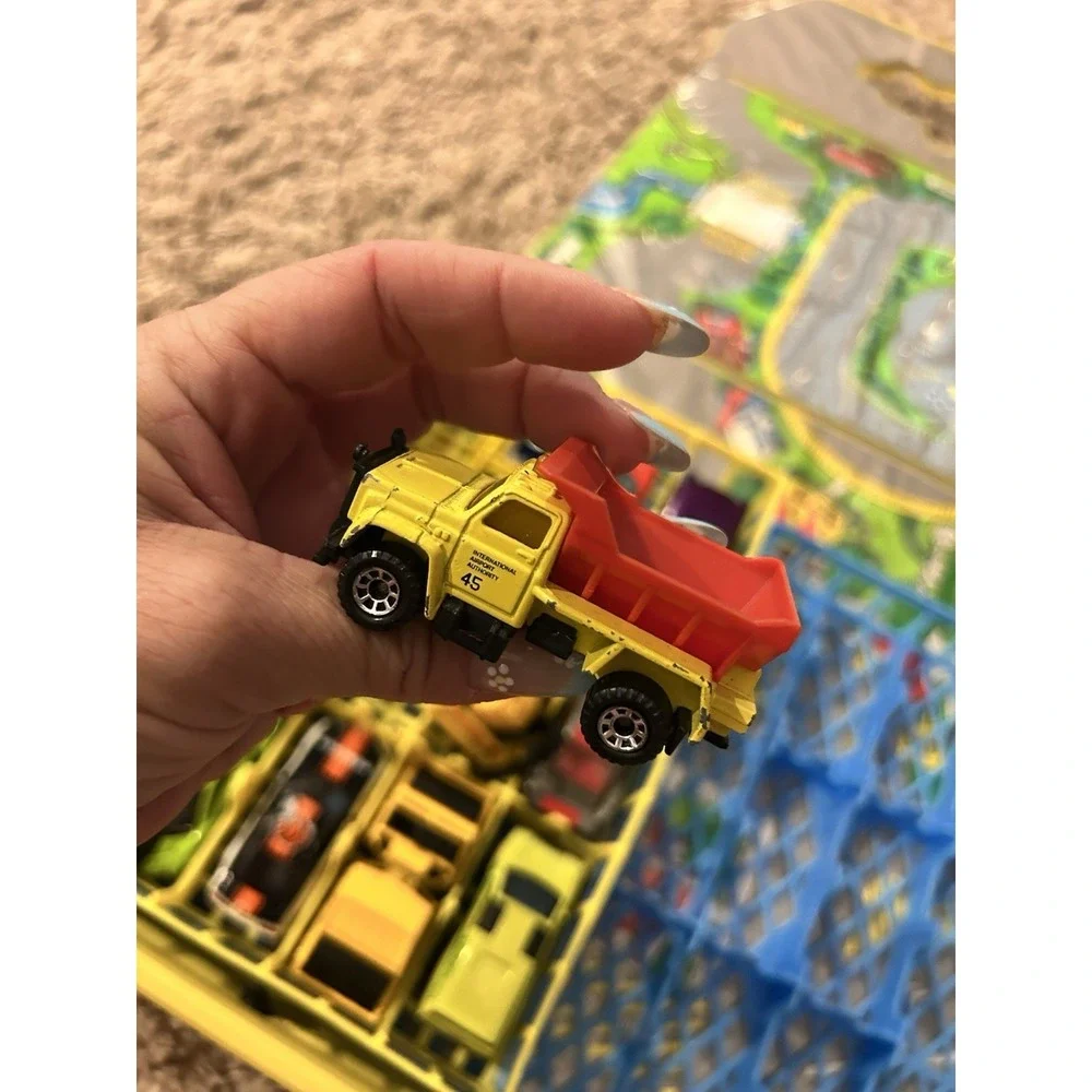 Vintage Matchbox‎ Case And 26 Cars Mostly All Vintage 90's